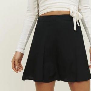 REFORMATION FLOUNCE SKIRT - SIZE 6 (BLACK)